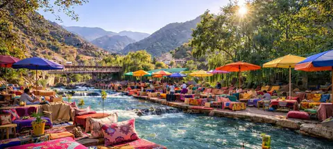 Excursión al Valle del Ourika – Cafés junto al río en el Valle del Ourika, a los pies del Alto Atlas
