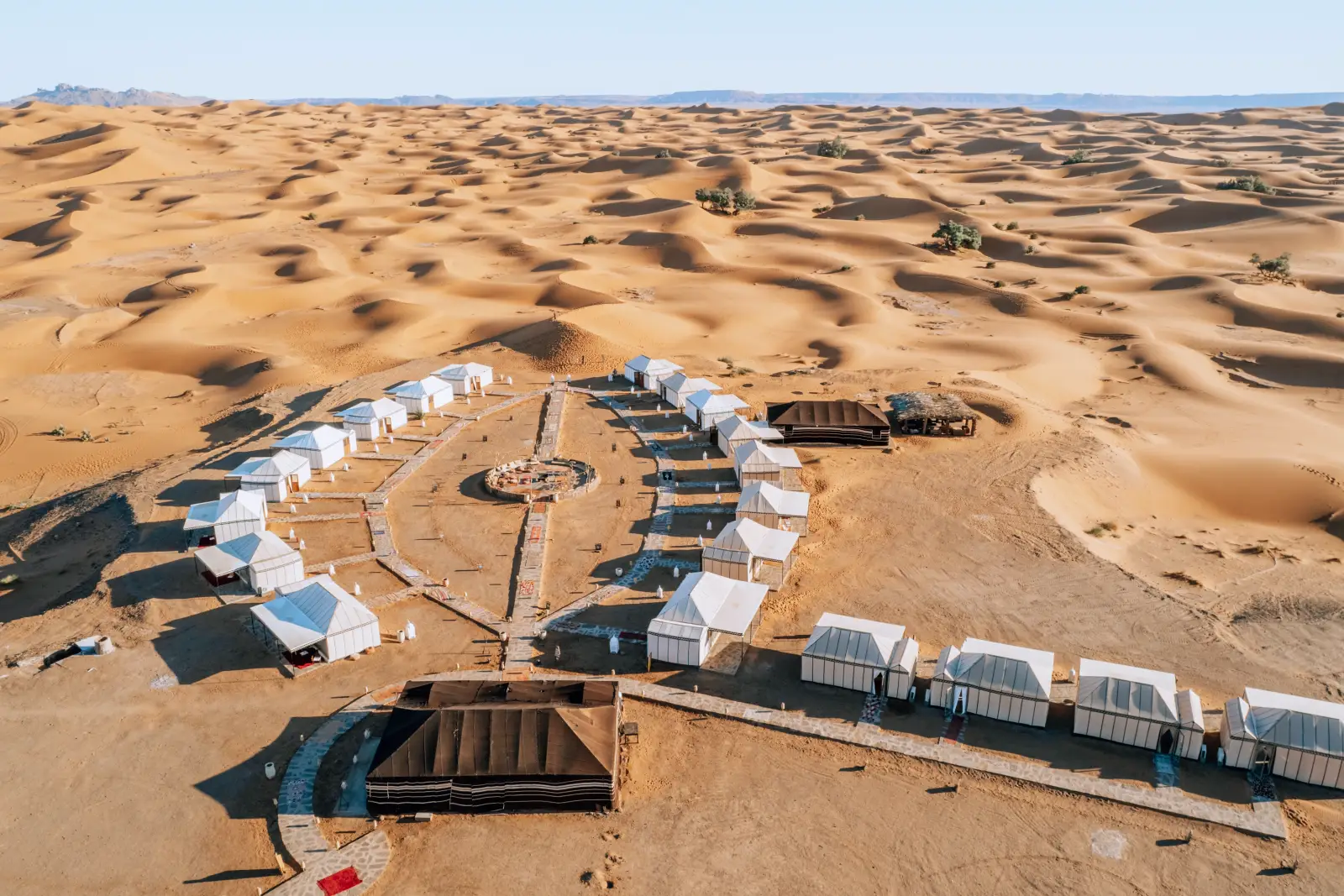 Campamento entre dunas en un tour de ocho días desde Agadir