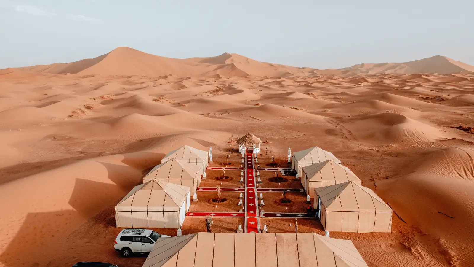 Acampamento de luxo perto de Merzouga em um tour de três dias saindo de Errachidia