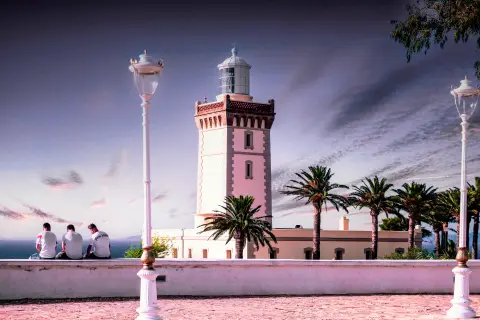 Tour de 4 dias pelo norte do Marrocos – O Estreito de Gibraltar visto de Tânger em um tour pelo norte do Marrocos